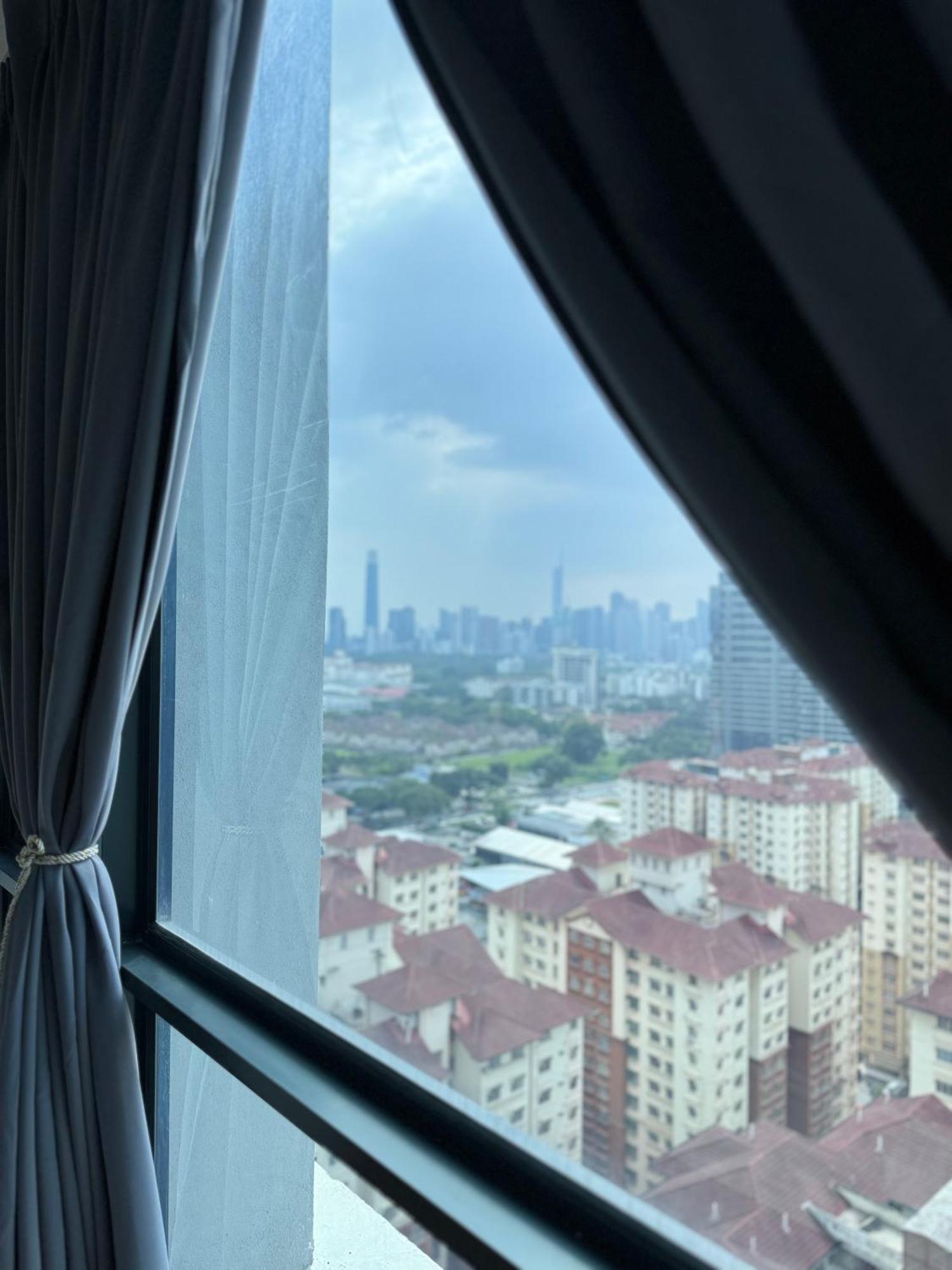 Reizz Residence By Nexus Suites Kuala Lumpur Esterno foto